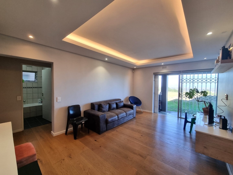 To Let 2 Bedroom Property for Rent in Loevenstein Western Cape